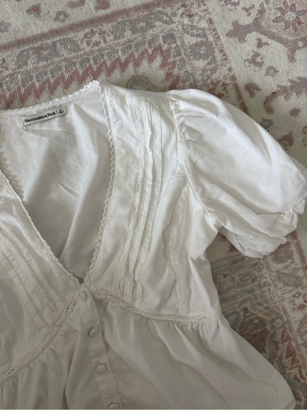 Abercrombie & Fitch White V‑Neck Puff Sleeve Button Front Blouse - Picture 2 of 3